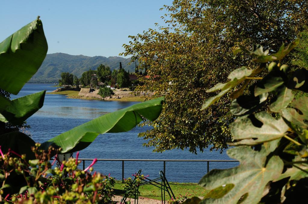 Hostal De La Costa Villa Carlos Paz Exteriör bild