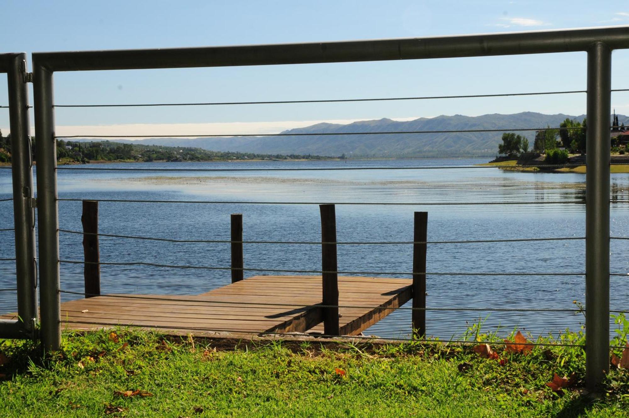 Hostal De La Costa Villa Carlos Paz Exteriör bild