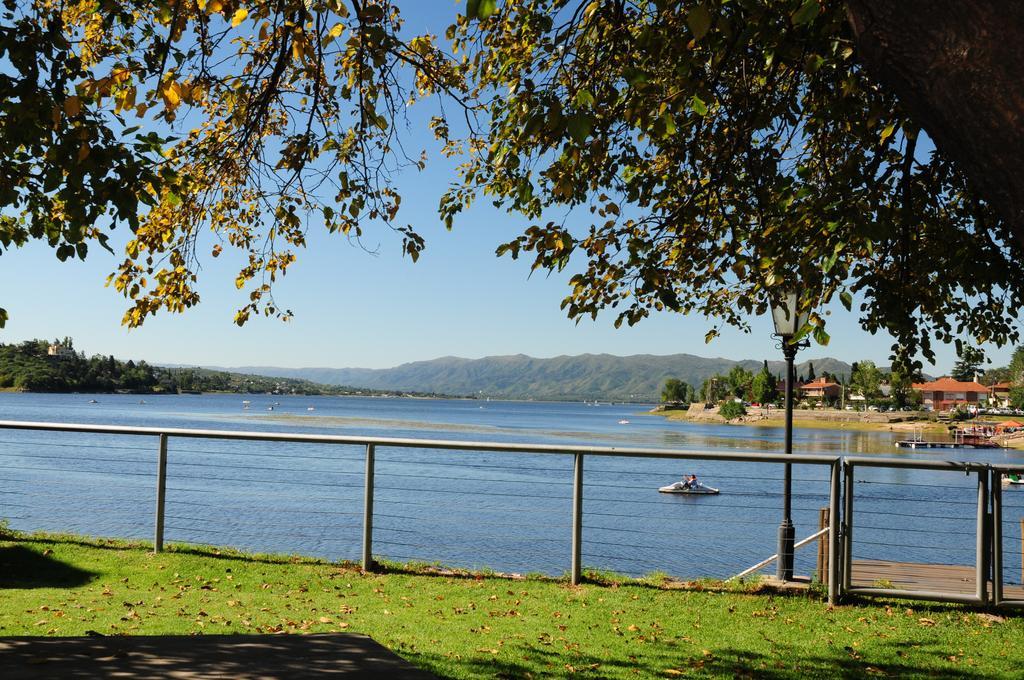 Hostal De La Costa Villa Carlos Paz Exteriör bild