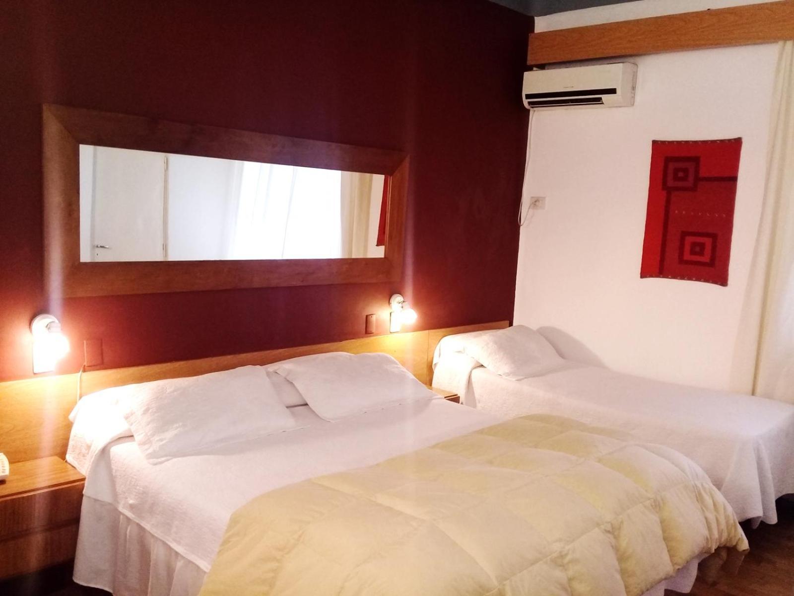 Hostal De La Costa Villa Carlos Paz Exteriör bild